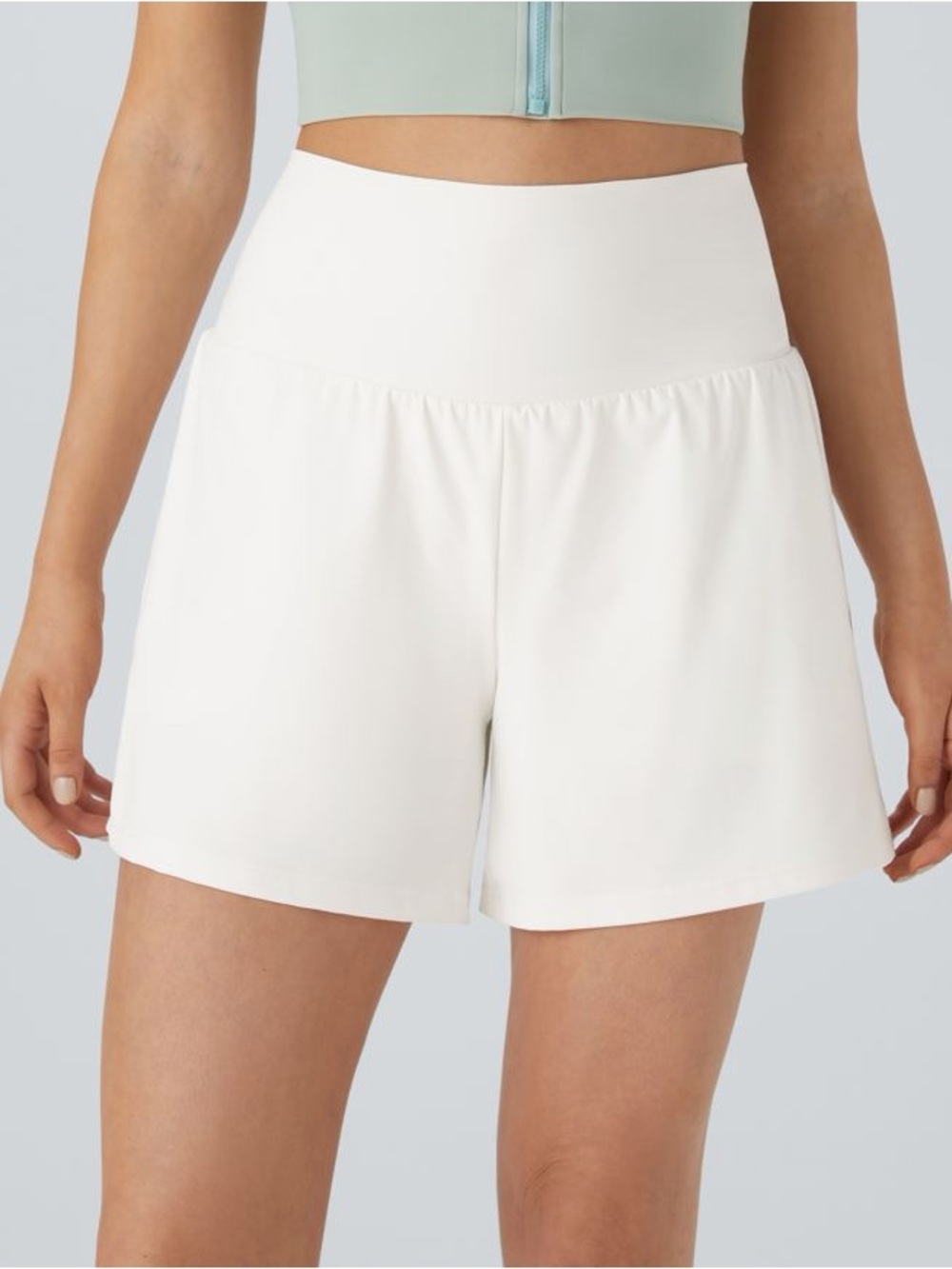 HALARA High-Waist White Performance Shorts